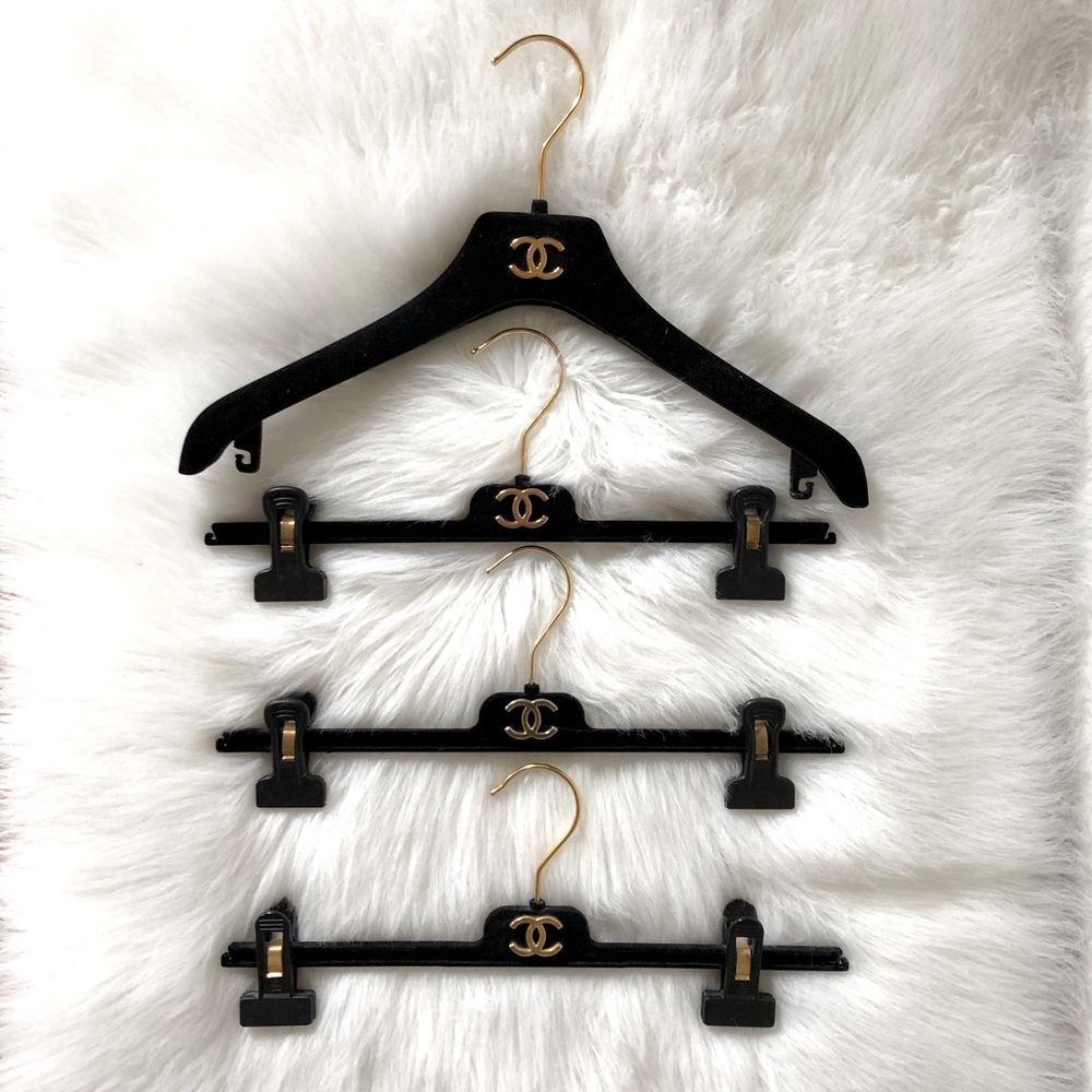 ⭐️ CHANEL ⭐️ Hanger Set